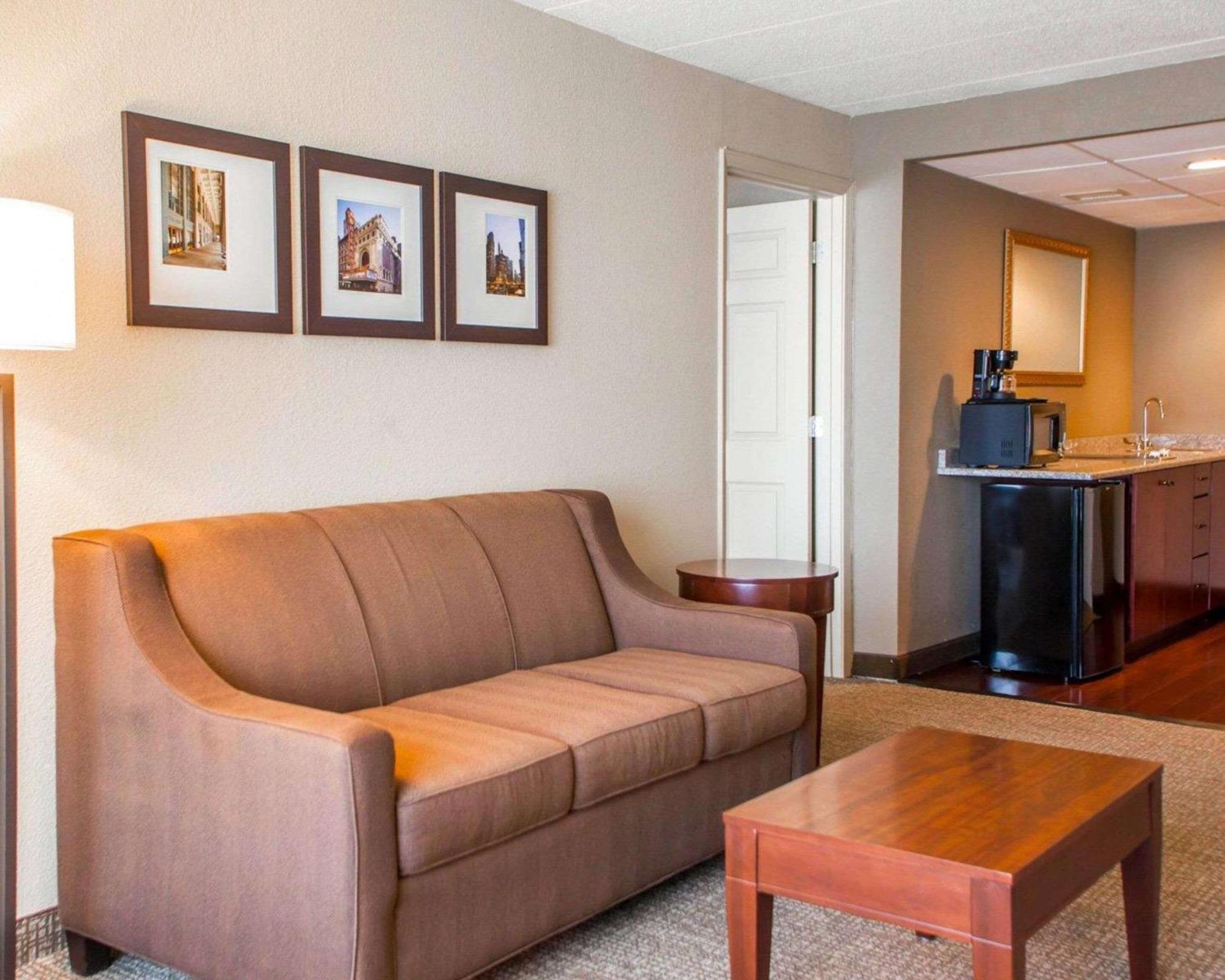 Quality Inn & Suites Orland Park - Chicago Екстериор снимка