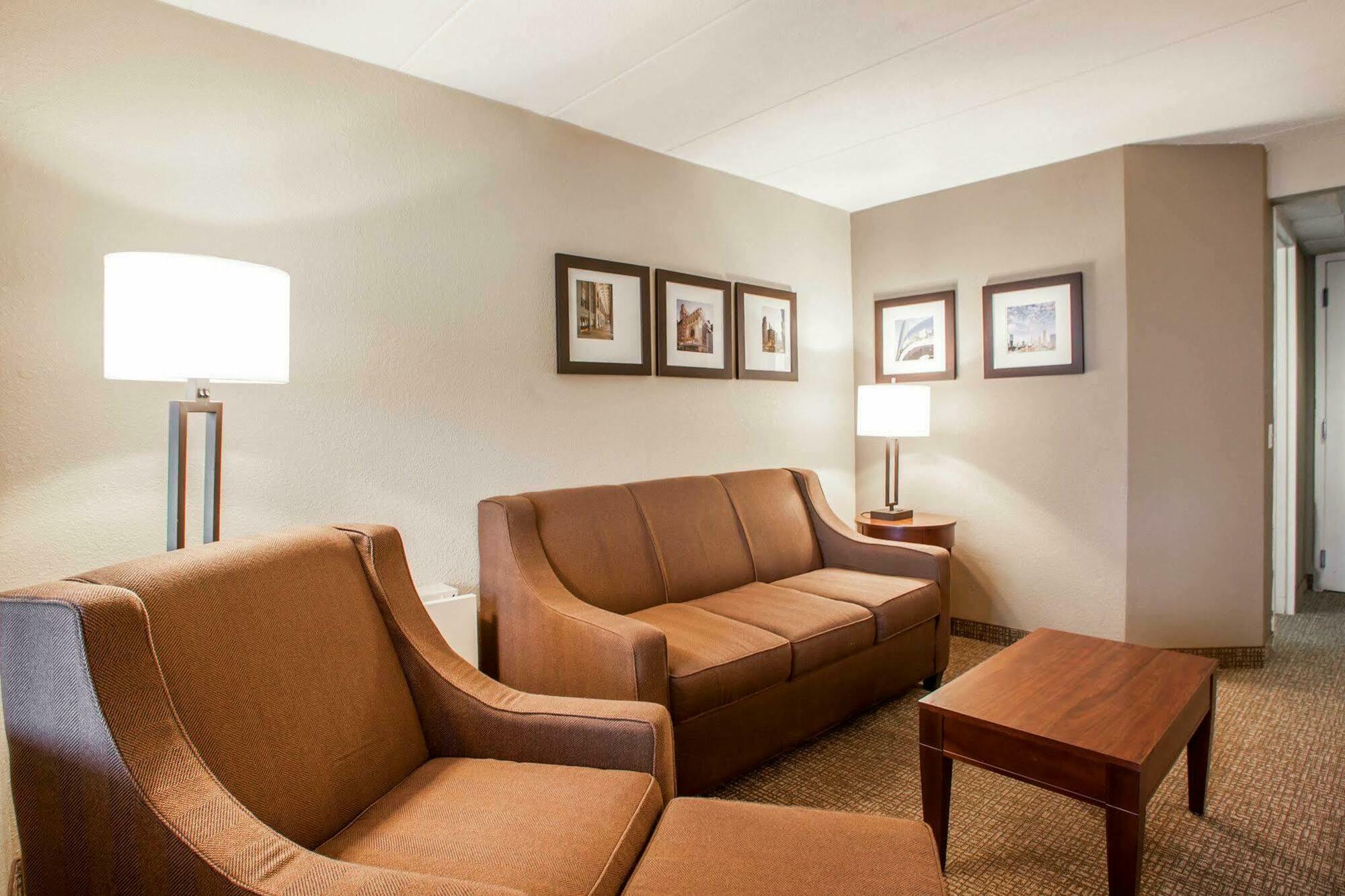 Quality Inn & Suites Orland Park - Chicago Екстериор снимка